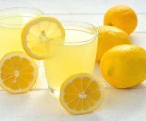 Kaalulangus sooja veega mesi sidruniga Pahklid kaalulangus